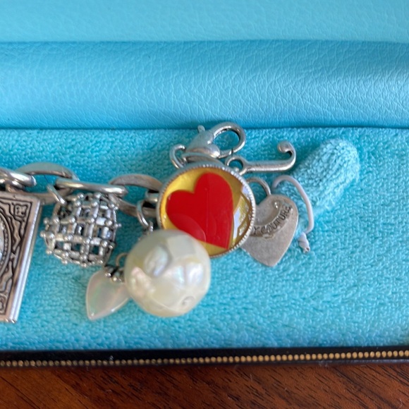 VERY HARD TO FIND - BEAUTIFUL VINTAGE JUICY COUTURE CHARM BRACELET - 13 CHARMS! - Picture 4 of 10